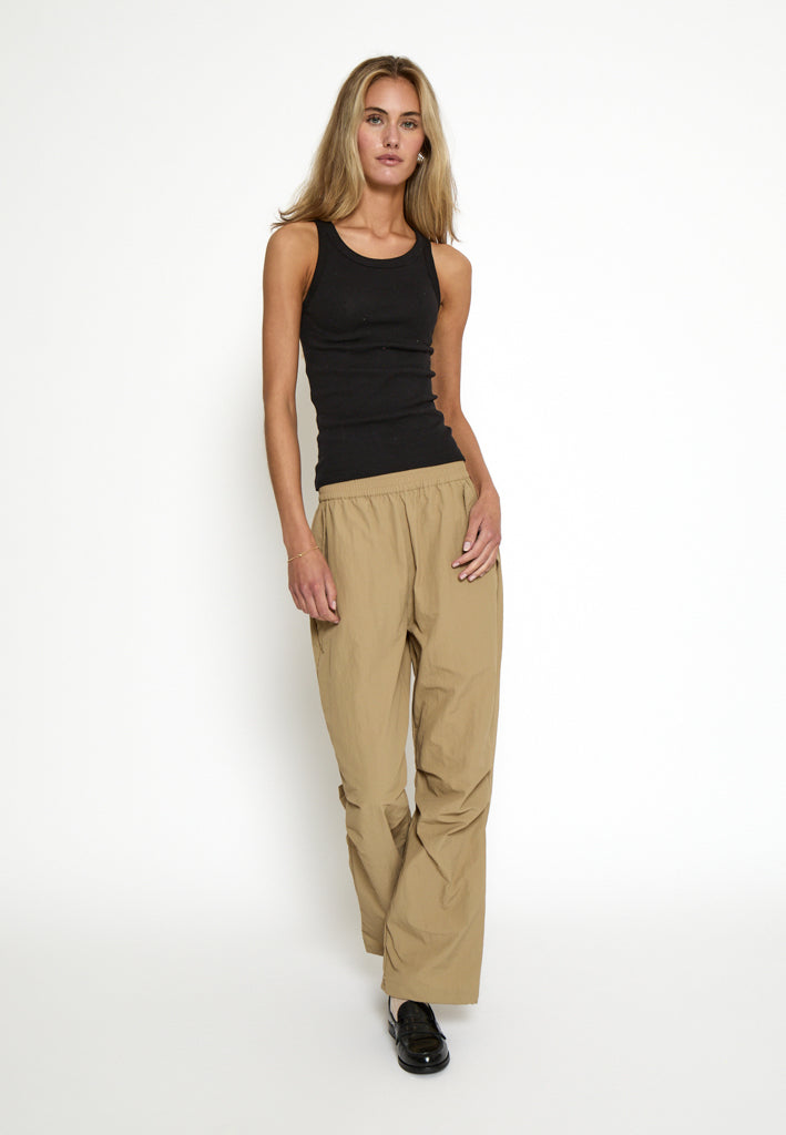Desires DSIsla HW Parachute Pant Pant 4073 Kelp Sand