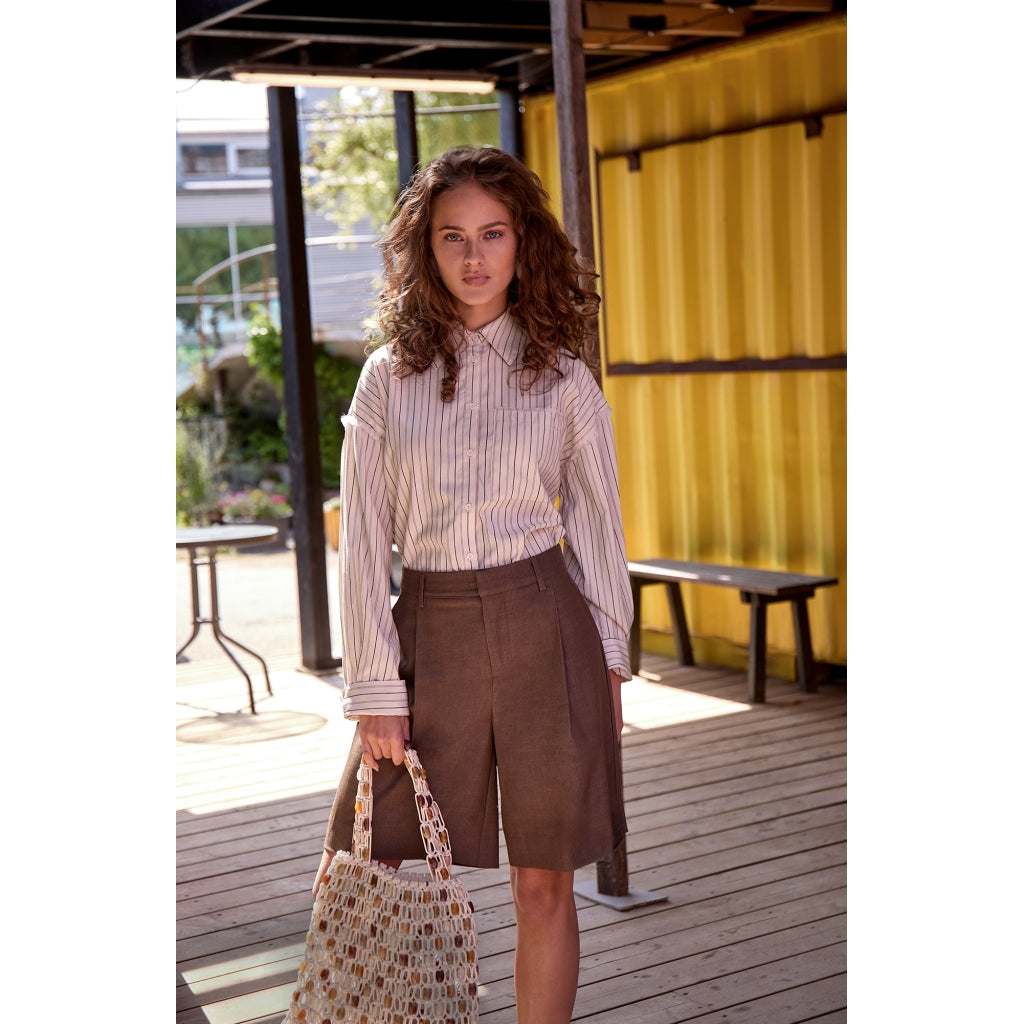 Desires DSNella Low Waisted Shorts Shorts 5937 Shitake Brown