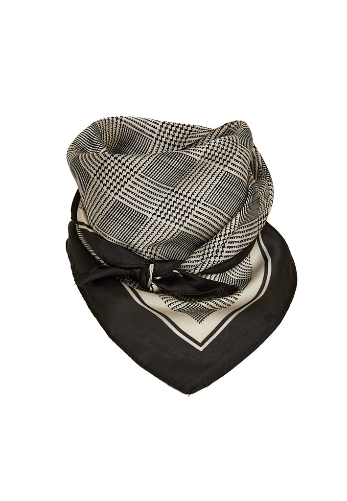 Desires DSTreyla Scarf Scarf 100C Black Check