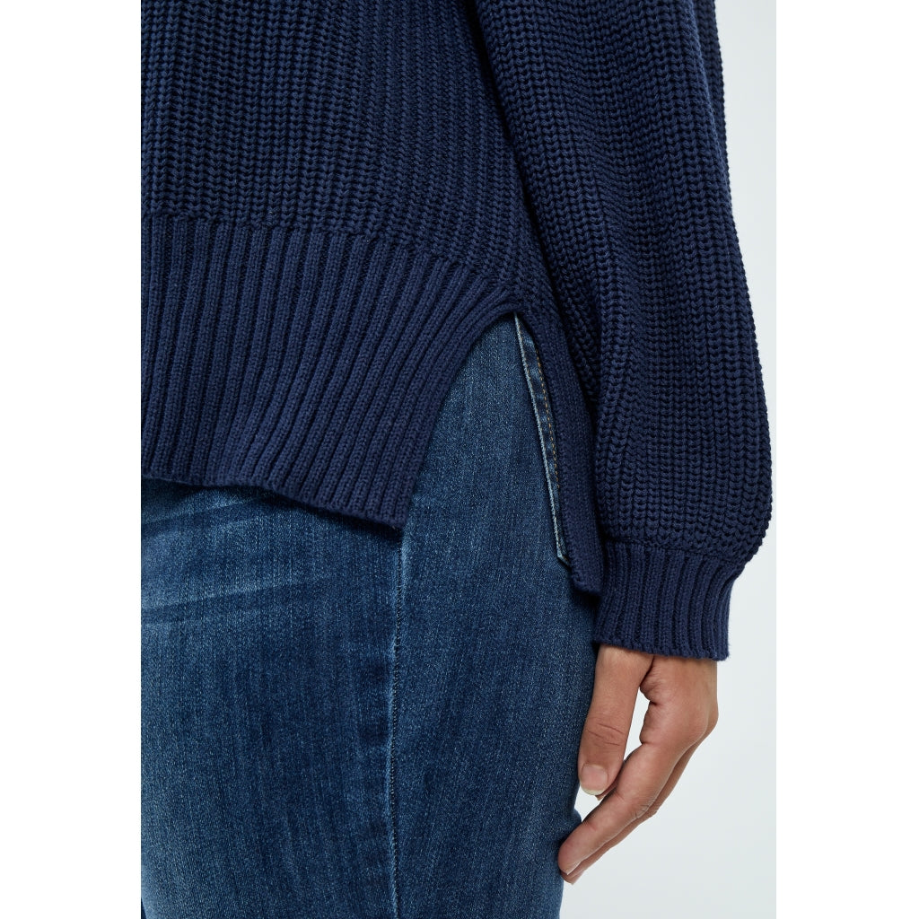 Peppercorn Destina V-Neck Pullover Curve Pullover 2318 MIDNIGHT NAVY