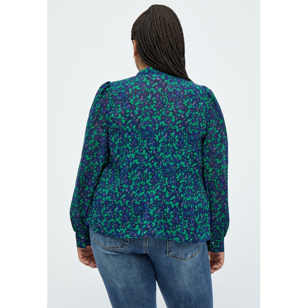 Peppercorn Levi Plisse Blouse Curve Blouse 554P Blue Graphic Print