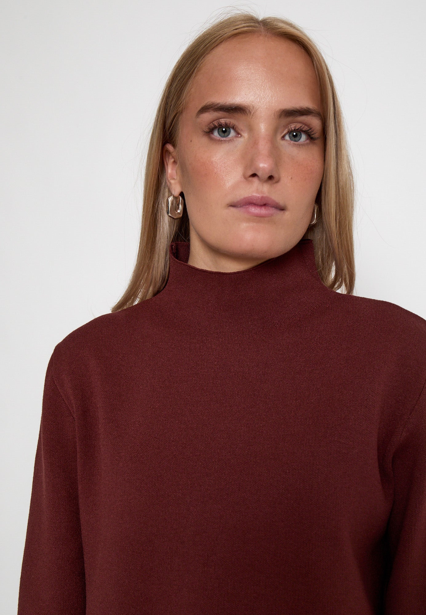 Minus Lupi High Neck Knit Pullover Pullover 4009 Andorra Red