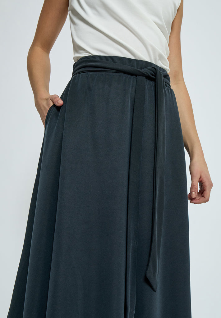 Minus MSAddilyn Midi Skirt Skirt 100 Black