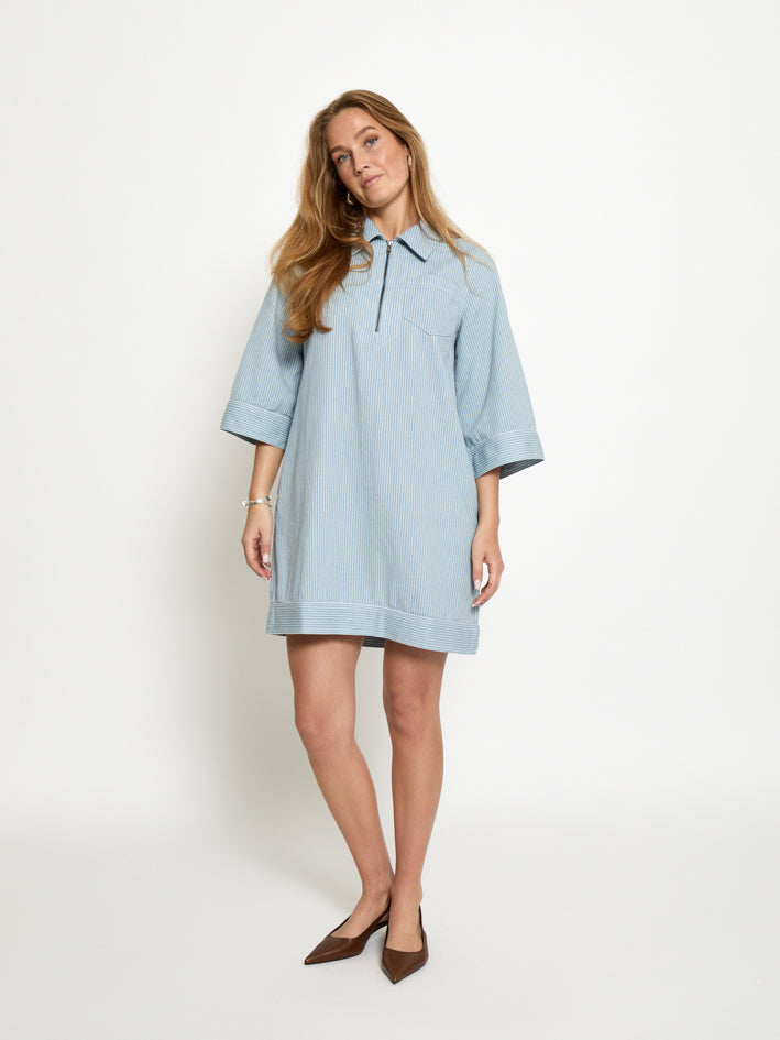 Minus MSChanni Short Dress Dress 001S Light denim Strip.