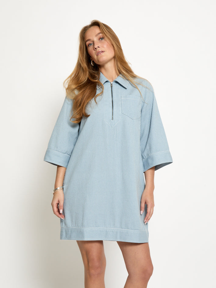 Minus MSChanni Short Dress Dress 001S Light denim Strip.