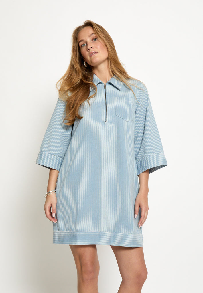 Minus MSChanni Short Dress Dress 001S Light denim Strip.