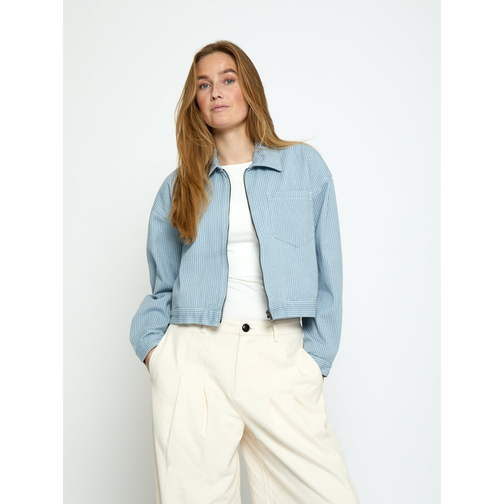Minus MSChanni Short Jacket Jacket 001S Light denim Strip.
