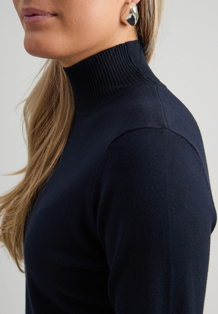Minus MSLana Roll Neck Knit Pullover 5270 Black Iris