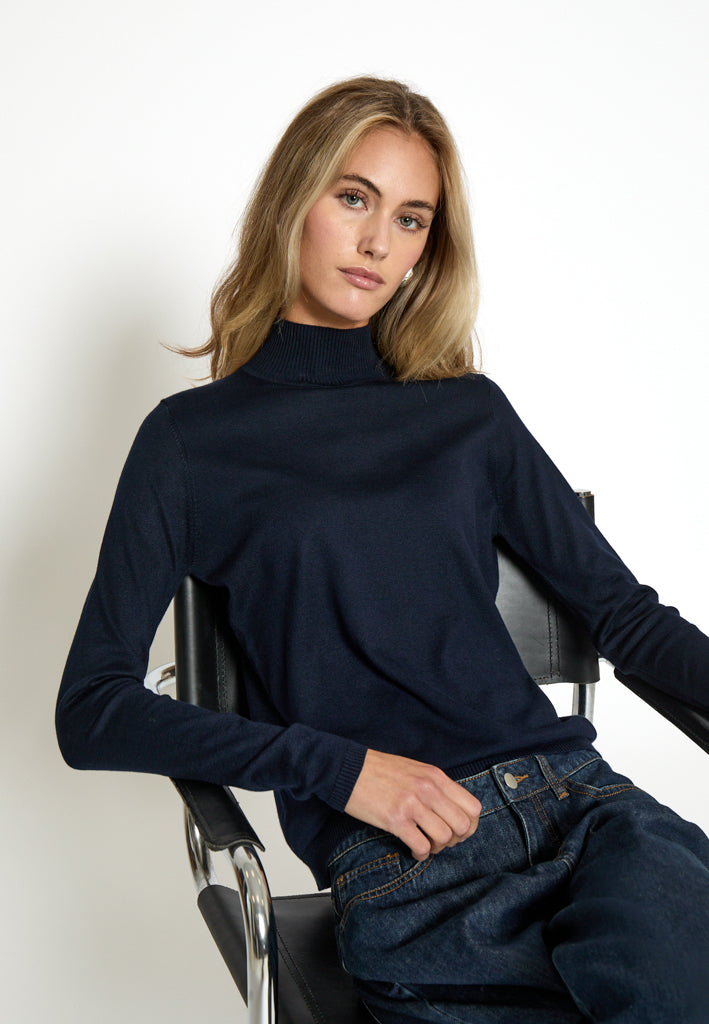 Minus MSLana Roll Neck Knit Pullover 5270 Black Iris