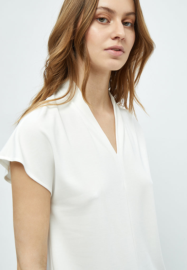 Peppercorn Octana V-Neck Cap Sleeve Top Top 0011 Gardenia