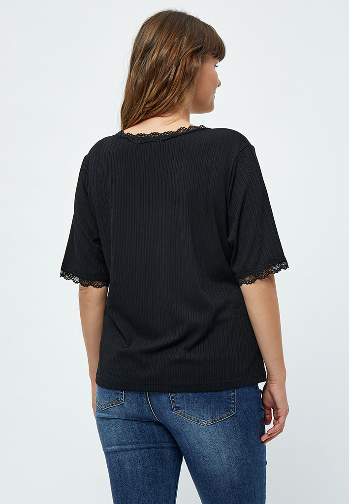 Peppercorn PCGai Lace Blouse Curve Blouse 9000 Black
