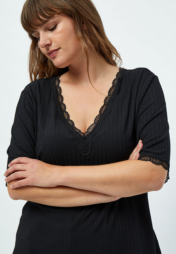 Peppercorn PCGai Lace Blouse Curve Blouse 9000 Black