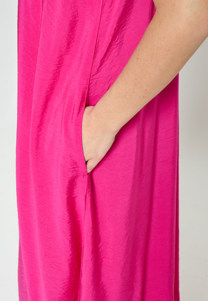 Peppercorn PCOpeya Solid Halterneck Dress Dress 7031 Fuchsia Fedora