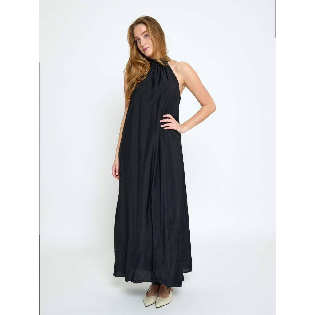 Peppercorn PCOpeya Solid Halterneck Dress Dress 9000 Black
