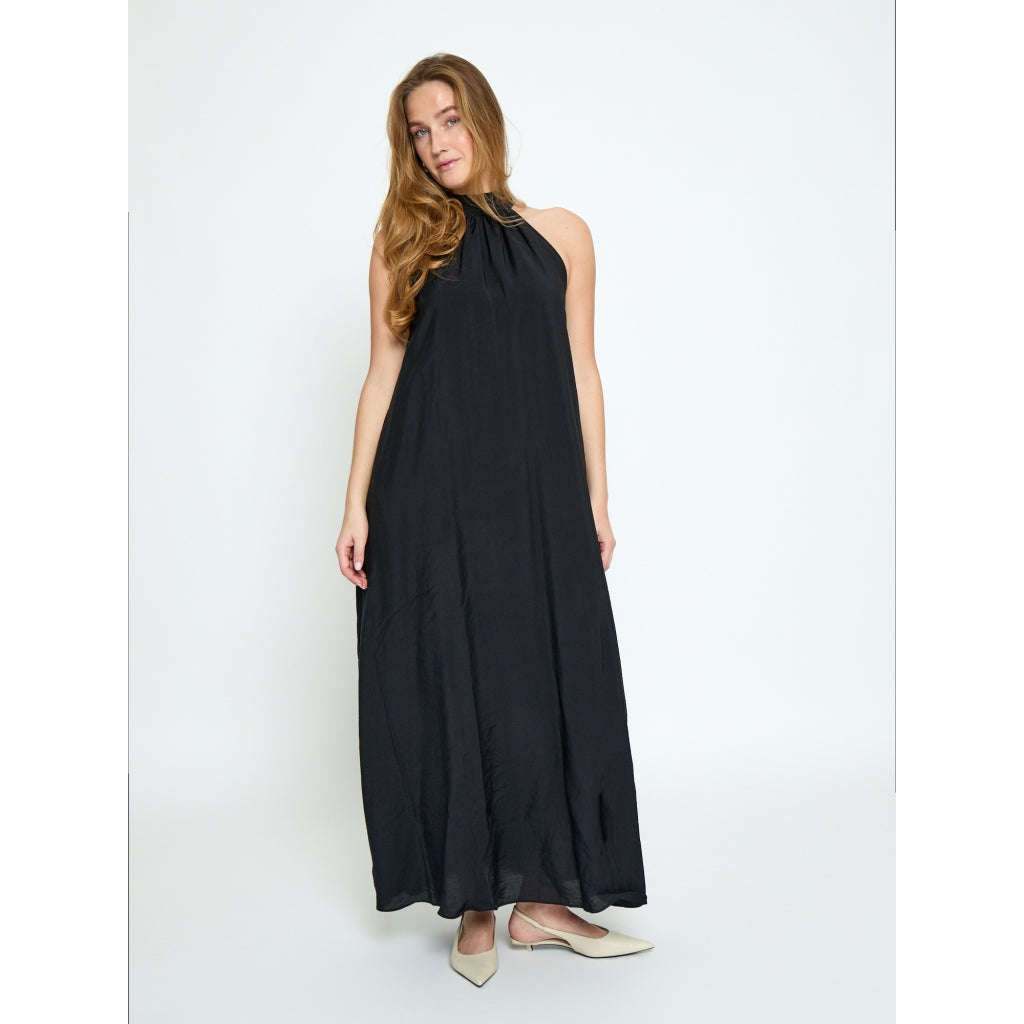 Peppercorn PCOpeya Solid Halterneck Dress Dress 9000 Black