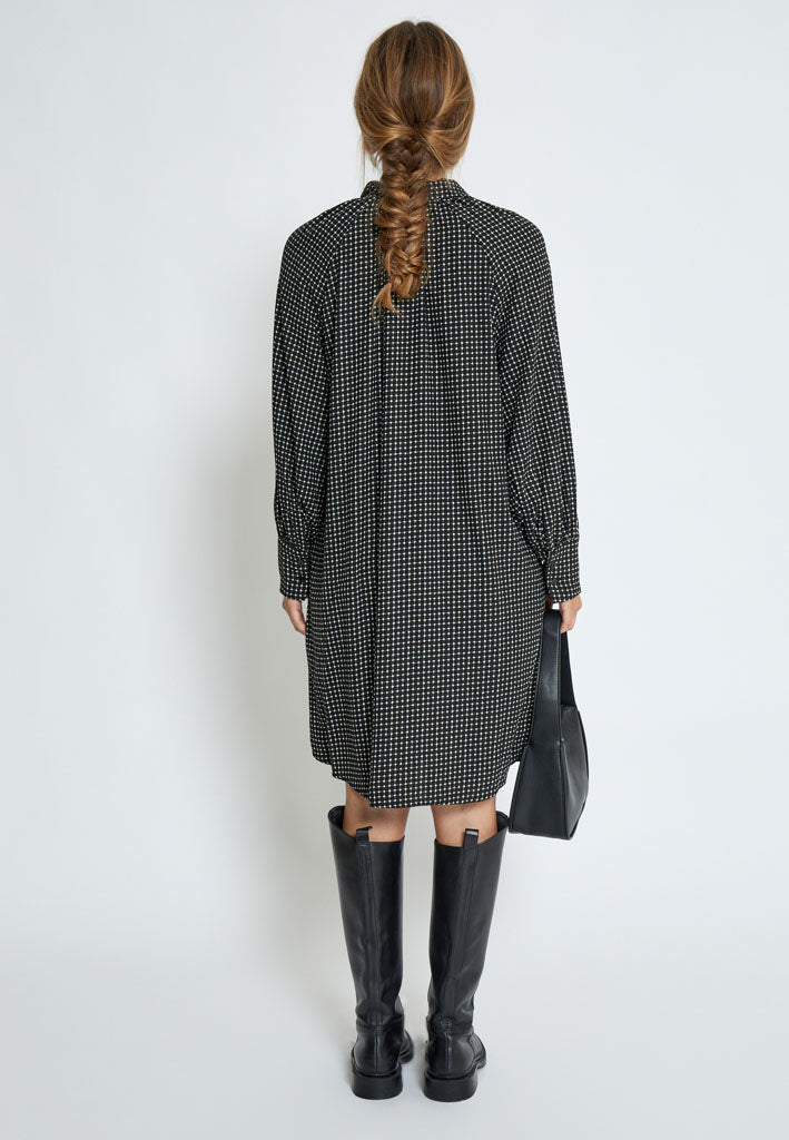 Peppercorn PCParis V-Neck Knee Lenght Dress Dress 9000P Black Print