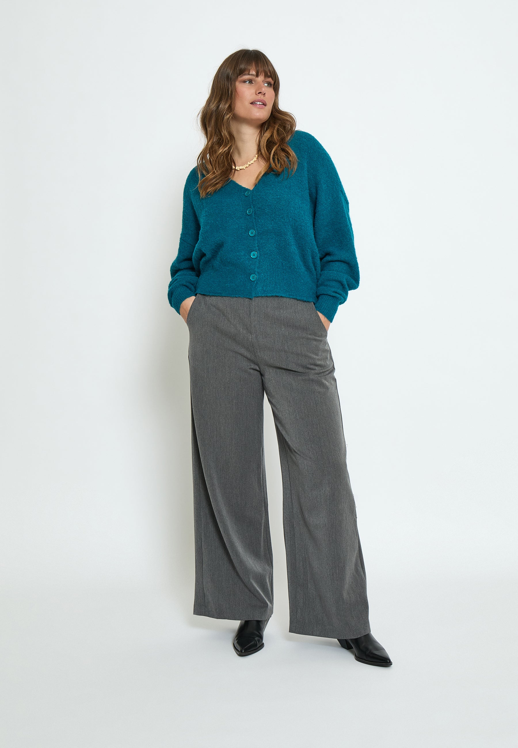 Peppercorn PCPearl V-Neck Long Sleeve Cardigan Curve Cardigans 2114 Ocean Depths