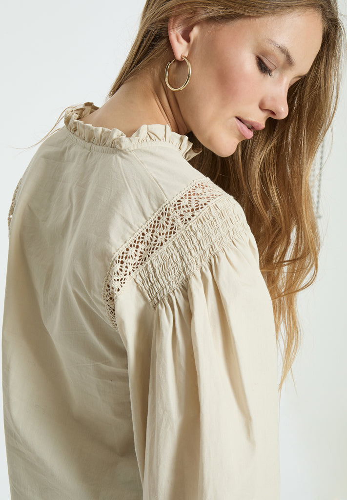 Peppercorn PCPhyllis Round Neck Blouse Blouse 0265 Sandshell