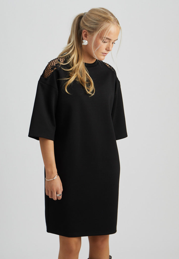 Peppercorn PCTomine GRS Lace Sweat Dress Dress 9000 Black