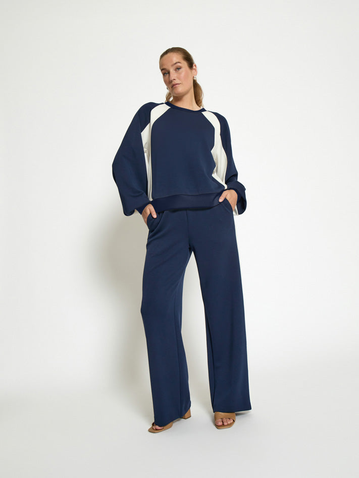 Peppercorn PC Dicette Track Sweatshirt Sweatshirt 5270 Black Iris