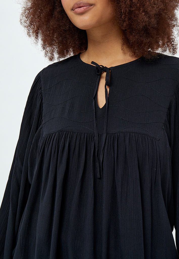 Peppercorn Danea Blouse Curve Blouse 9000 Black