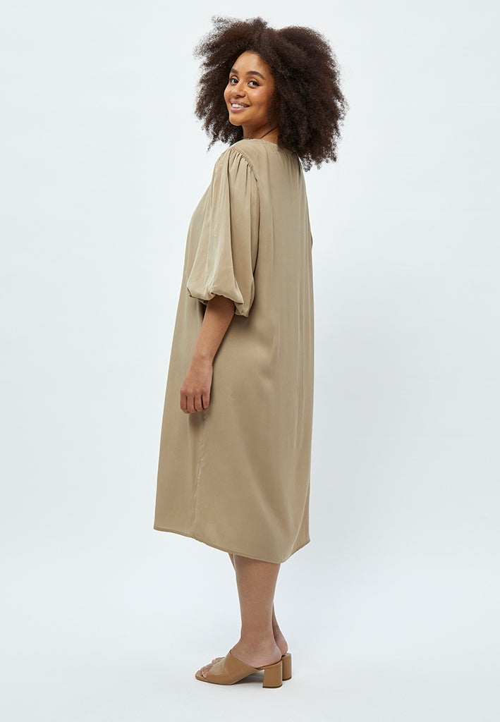 Peppercorn Erissa Dress Curve Dress 5944 Ermine Brown