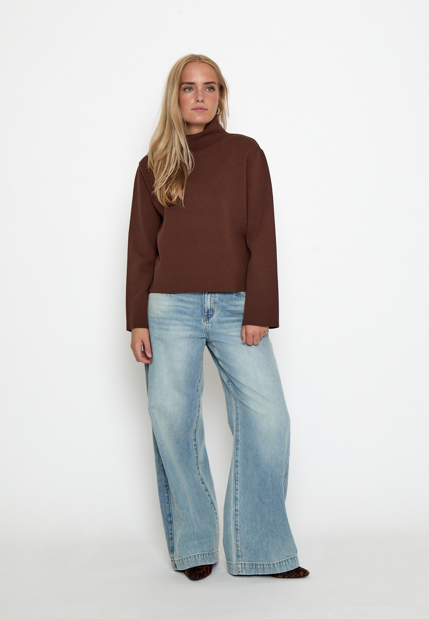 Minus Lupi High Neck Knit Pullover Pullover 3681 Tiramisu