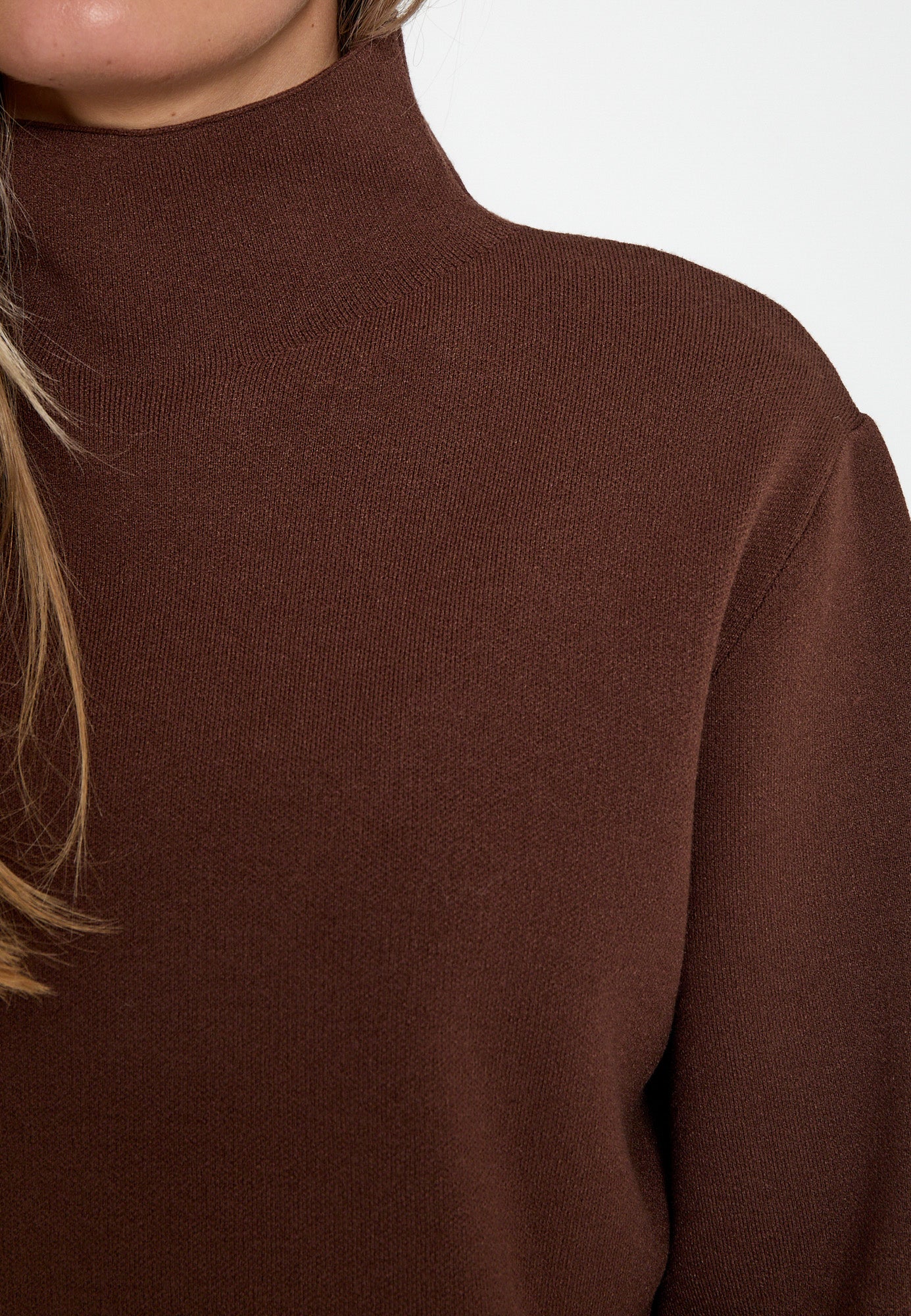 Minus Lupi High Neck Knit Pullover Pullover 3681 Tiramisu