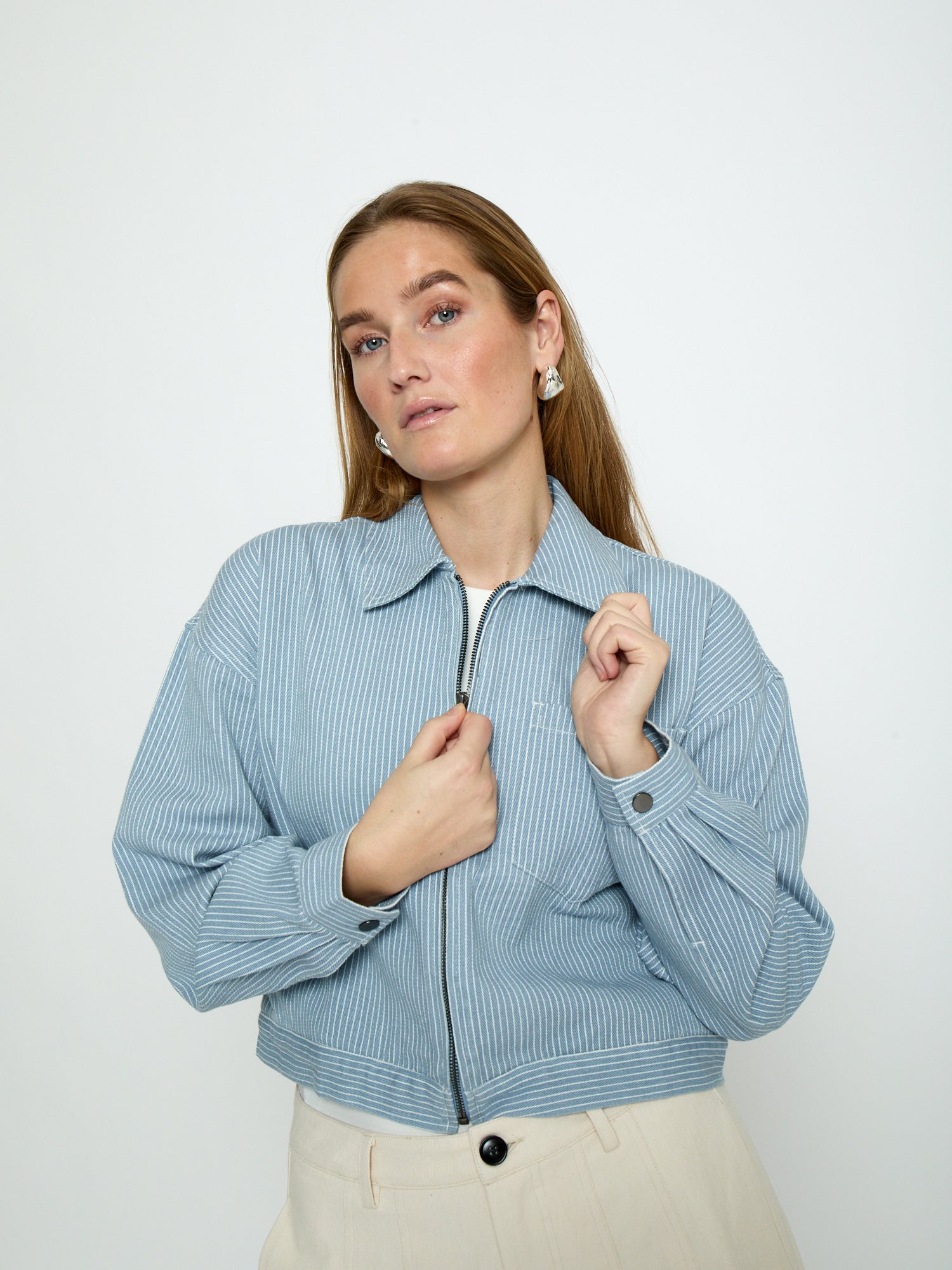 Minus MSChanni Short Jacket Jacket 001S Light denim Strip.