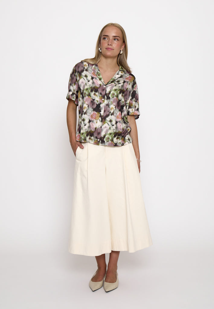 MSNadia V- Neck Shirt - Andorra Red Print