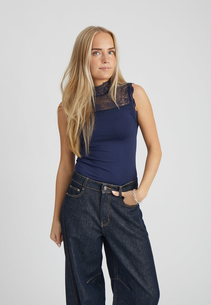 Minus MSVanessa High Neck Top 5270 Black Iris