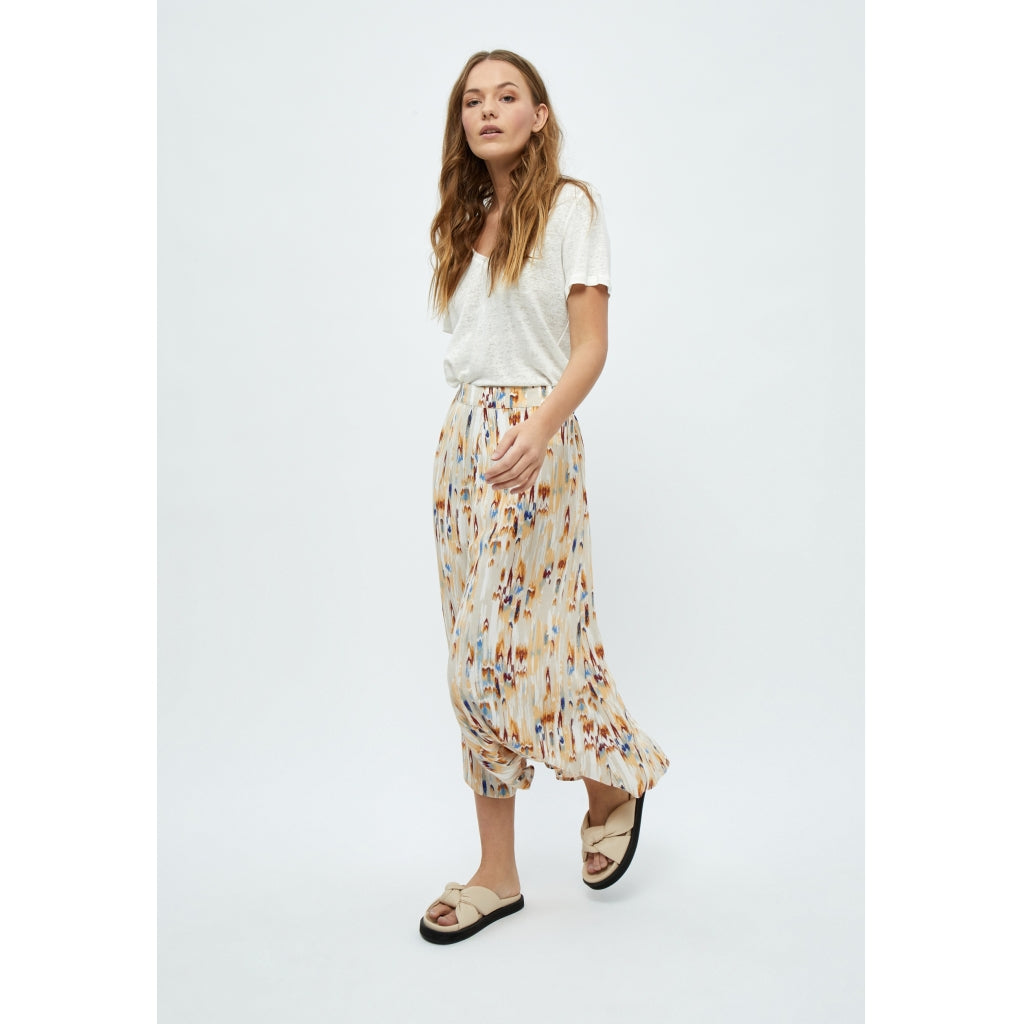Peppercorn Mahogany Julianna Skirt Skirt 2105P Feather Gray Print