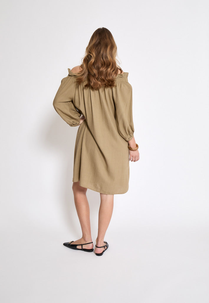 Peppercorn PCAne Dress Dress 6796 Tannin Sand