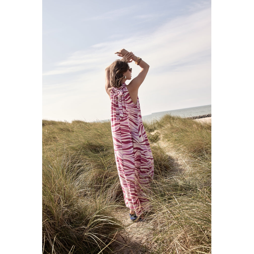 Peppercorn PCOpeya Halterneck Dress Dress 7031P Fuchsia Feodora Print