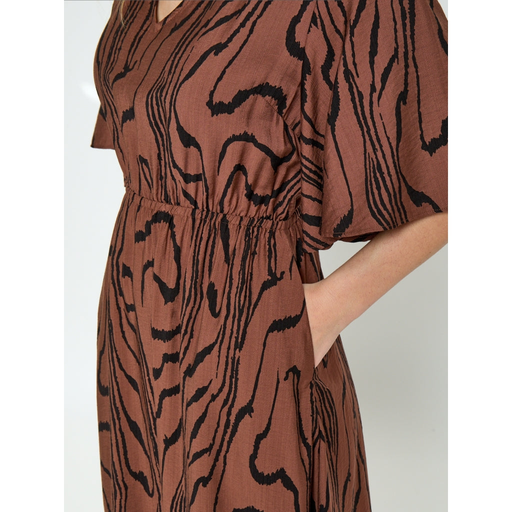 Peppercorn PCOzzy Dress Dress 4999P Mink Brown Print