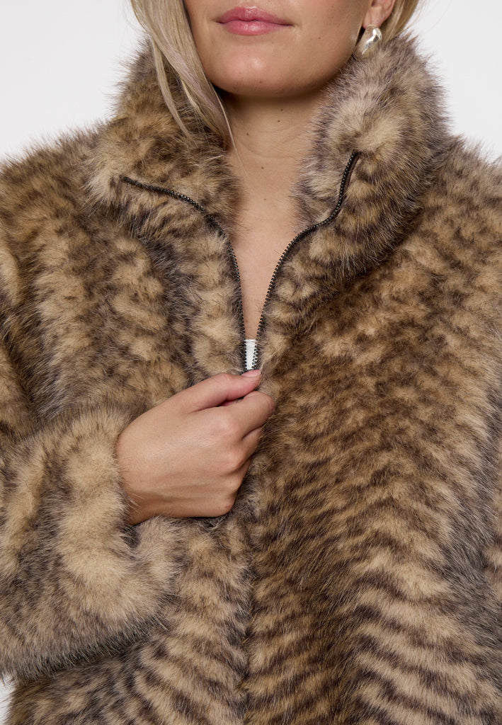Peppercorn PCPeggy Faux Fur jacket Jacket 5332 Fossil Brown