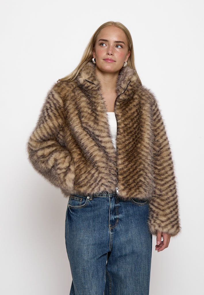 Peppercorn PCPeggy Faux Fur jacket Jacket 5332 Fossil Brown