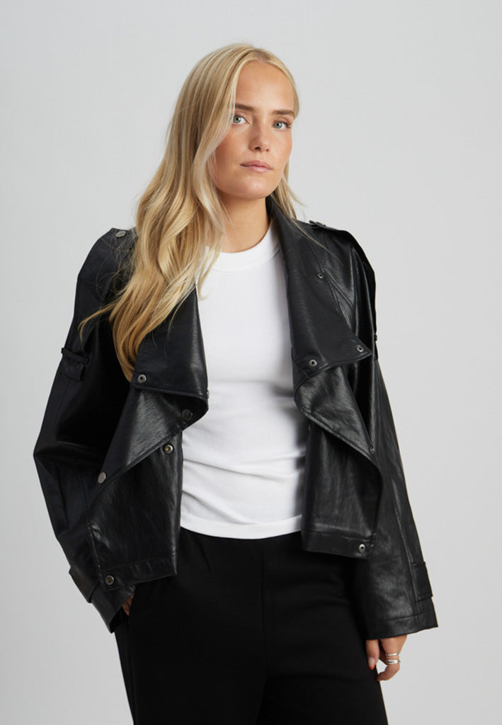 Peppercorn PCRawella Vegan Jacket Jacket 9000 Black