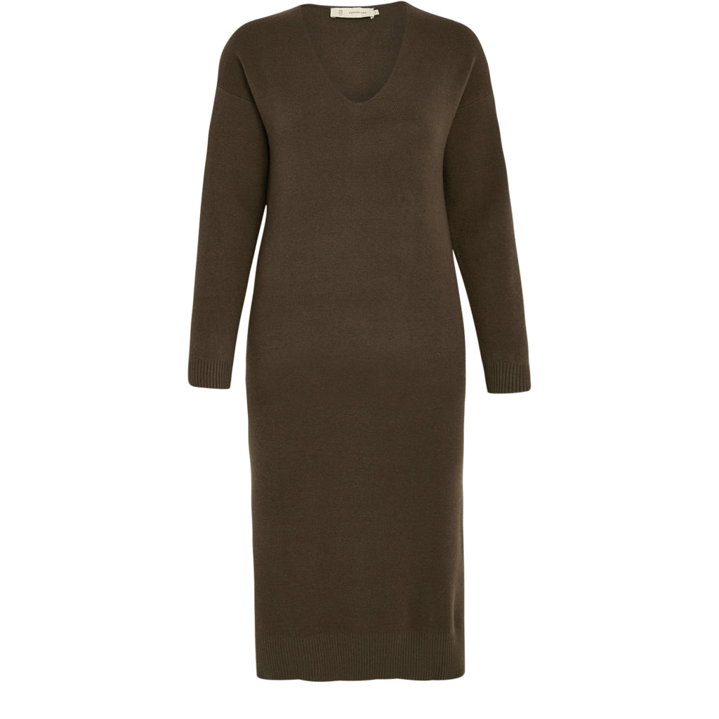 Peppercorn Rosalia V-Neck Knee Length Knit Dress Curve Dress 5061 Madder Brown